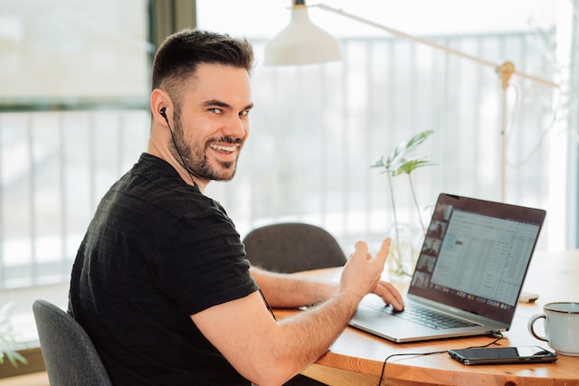 Hybrid - Marketing y Gestión Comercial