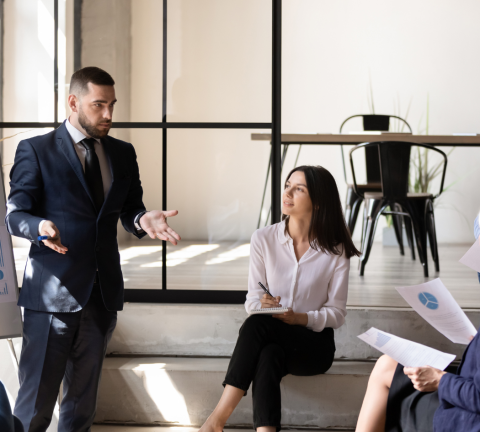Desarrollar habilidades de comunicación y escucha
