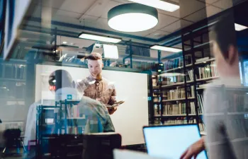 Ventajas de estudiar IA en España