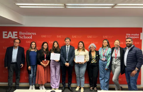 EAE Business School Barcelona beca a tres alumnas por su buen expediente académico