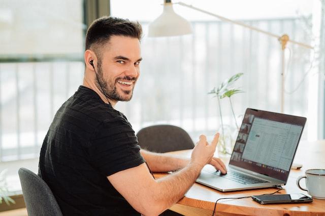 Hybrid - Marketing y Gestión Comercial