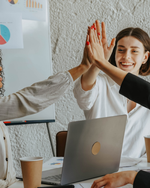 Encuesta Top 10 Women Landing 