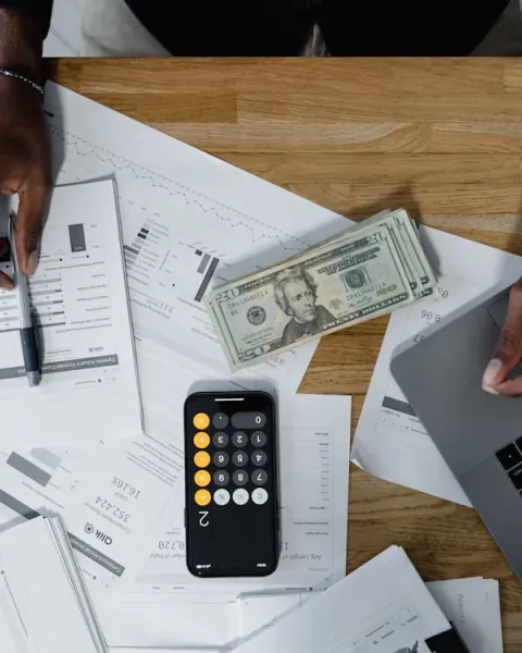 Trabajo sobre la mesa contabilidad
