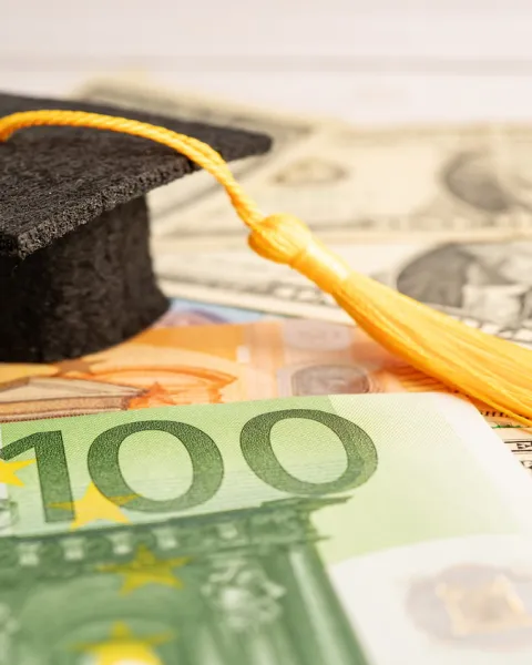 becas para estudiar en España